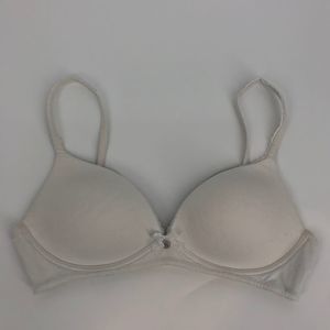 VICTORIA’S SECRET White Body by Victoria No-Wire Bra 34B